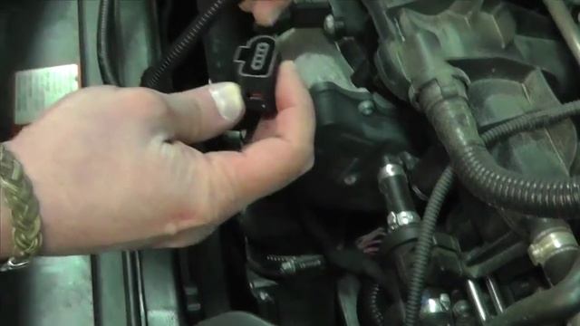 Fitting the P-Tronic box unit to the TFSI and TSI motor смотреть онлайн