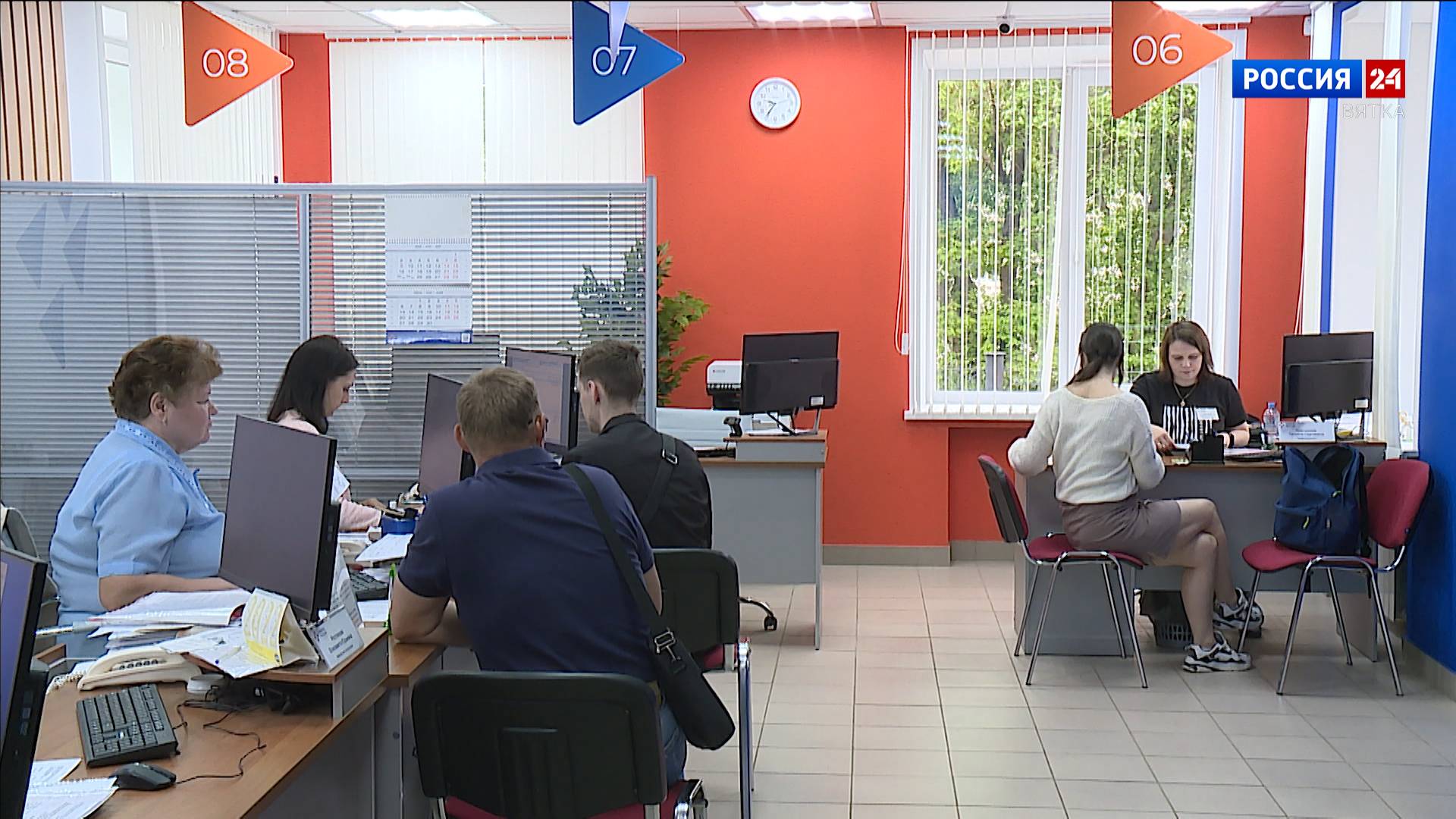 Кировским бюджетникам повысят зарплату на 10%