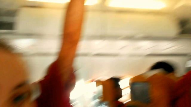 [INDIA] How a burning plane looks like. Everybody is soooo calm. [It's a clickbait] смотреть онлайн