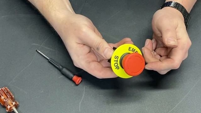 Configuring an Emergency Stop Switch for your DIY project смотреть онлайн