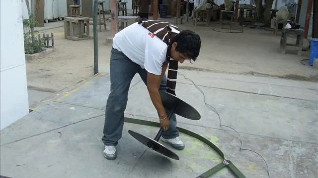 ESCULTURA MOVIL PUCP GRUPO11 MODELO ULIANI смотреть онлайн