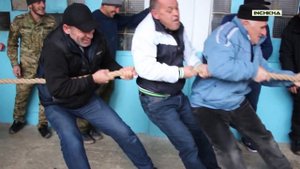 Перетягивания каната (Инчха) / Инчха медиа/