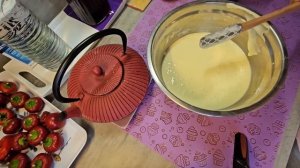 Потопчемся на кухне.Пробежимся,по усталому саду-огороду.Разбираем бассейн.