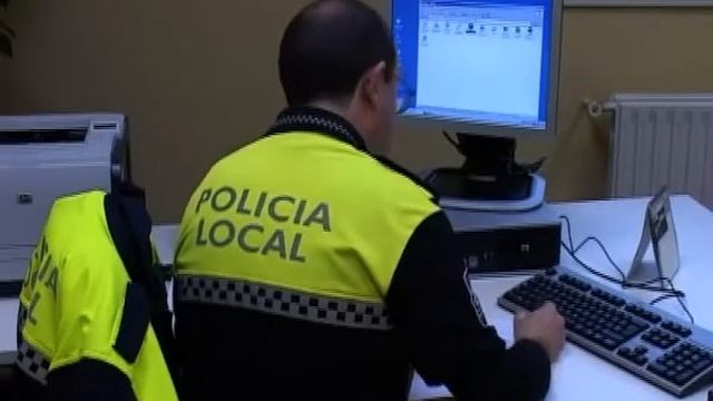06/05/11 Nueva convocatoria para 41 nuevos agentes de Policía Local смотреть онлайн