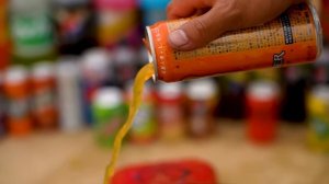 Проводим эксперимент с гигантским извержением зубной пасты Big Balloons Fanta, Mtn Dew, 7up