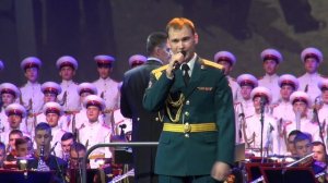 "Слушайте все" в исполнении солистов и оркестра Московского военно-музыкального училища