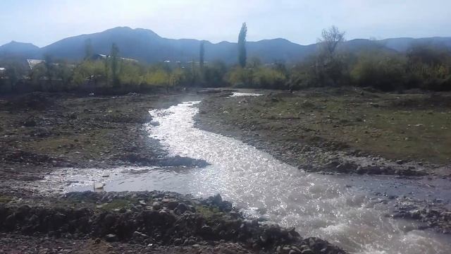 Gədəbəy rayonu Xinna dərəsindən axan Miss çayla Zəyəm çayının qovşagı.Aran Tatarı kəndi. смотреть онлайн