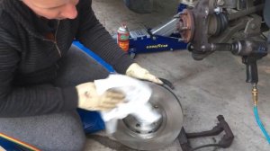 2007 Chrysler Town & Country Front Brake Pad and Rotor Replacement