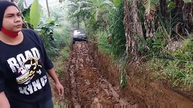 Suzuki Vitara 4x4 vs Daihatsu Taruna