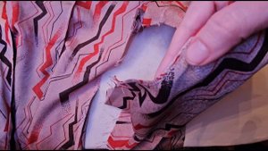 Обработка кармана в шве.  Подробное видео.