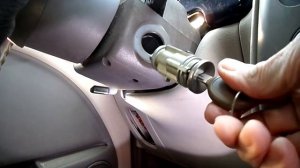 Chrysler PT Cruiser Ignition lock Cylinder Removal