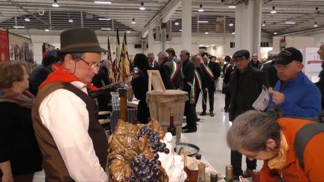 CESENA: Inaugurata la fiera "Sono Romagnolo" | VIDEO смотреть онлайн