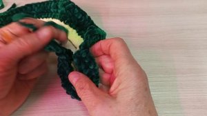 Давайте свяжем Змейку-желтопузика крючком.