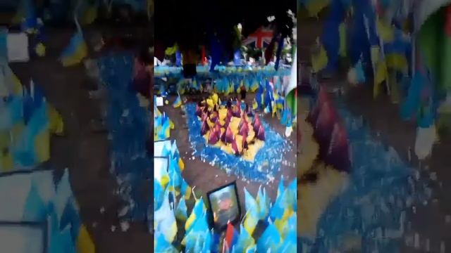 Подробный обзор кладбища в центре Киеве. Стоит отметить смелость автора комментариев к происходя...