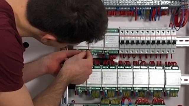 Настройка устройств modbus | Первая настройка контроллера Wiren Board | Готовый щит умного дома смотреть онлайн