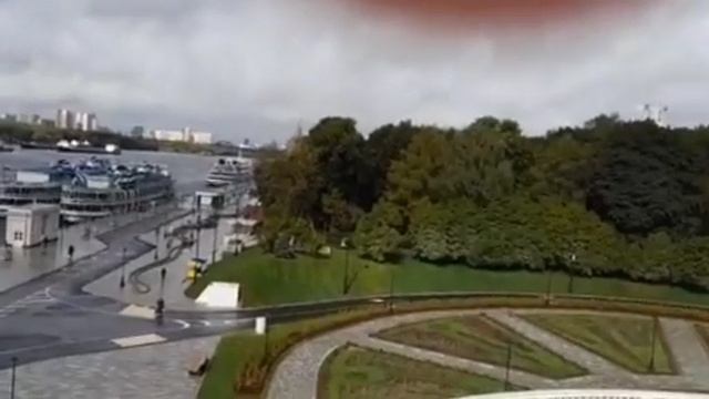 На крыше Северного Речного Вокзала, одно из первых видео,сильный ветер...