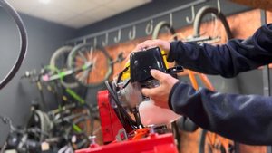 Обзор бензиновой приставки на снегокат Снежок