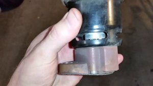 2001-2006 Acura MDX SUV - Inspecting Old EGR (Exhaust Gas Recirculation) Valve