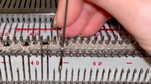 Переход с лицевой глади на промышленную резинку (разбор игл 2 через 1)