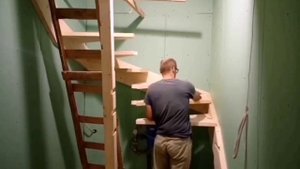 Монтаж деревянной лестницы в Московской области г. Ступино