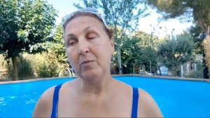 У нас ЖАРА.Пока охлаждаюсь в бассейне,поболтаем!