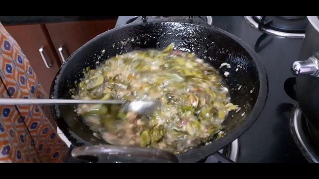 Homemade Herbal Hairoil / வீட்டிலேயே எண்ணெய் தயாரிப்பது எப்படி?? смотреть онлайн