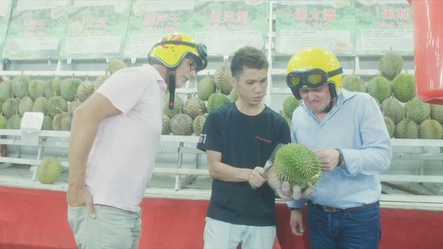 Where did Johnny Herbert & Damon Hill visit? | Singapore Sidecar City Guide 🏍️💨 смотреть онлайн