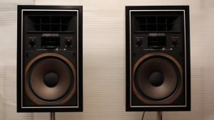 Chrysler Living Audio CE-2a III