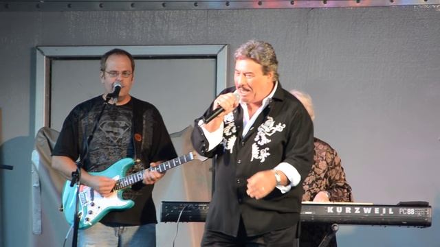 Tony Orlando "Tie a Yellow Ribbon" смотреть онлайн