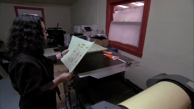 Julie Chen on discovering book arts смотреть онлайн