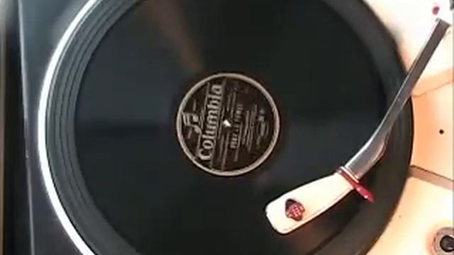 Vintage French Music - DANS LA FUMEE by Mlle Lucienne Boyer