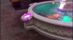 Фонтан с бассейном из бетона Каменный цветок