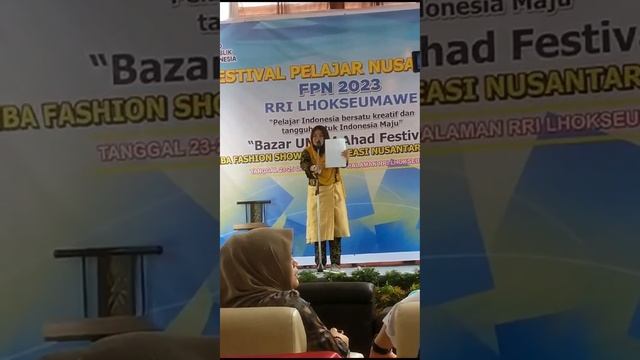 PUISI WANITA DARI LAM PADANG KARYA LK ARA смотреть онлайн