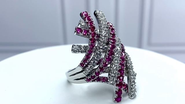 Золотое кольцо 750 с сапфирами и бриллиантами 1,54 смотреть онлайн