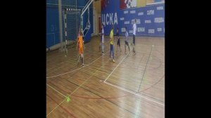 Игровая тренировка по футболу для детей.