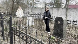 У памятников первых врачей Сергиева Посада Н.А Королёва и С.П. Гасабовой.