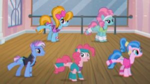 Пинки Пай проводит зарядку (русская озвучка) / Назад в 80-е #ESTIn83