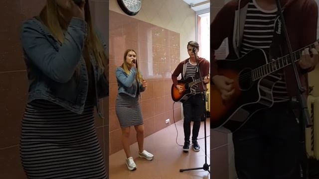 Gyvos pertraukos - dainuoja Lukrecija ir Vakaris смотреть онлайн