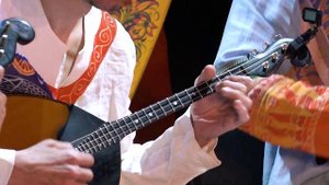 "Волга-фолк Бэнд" играет "Русскую Бахиану"