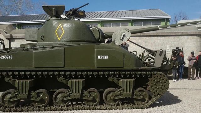 Movimentazione dello Sherman Firefly IC. смотреть онлайн
