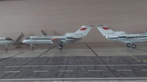 модель самолета Як-40 в М.1:72