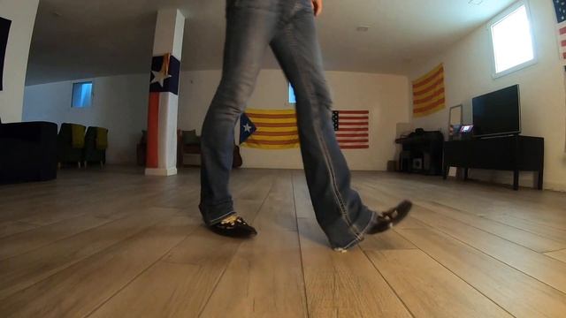 Ain't that bad by Ruggero Raimondi - Just Legs смотреть онлайн