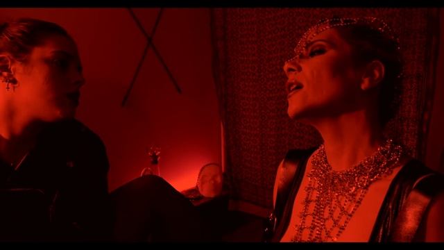 Daphne BlueBird - voodoo смотреть онлайн