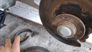 Ошибка ABS Peugeot 406, регулировка ручника и ремонт ступичного подшипника