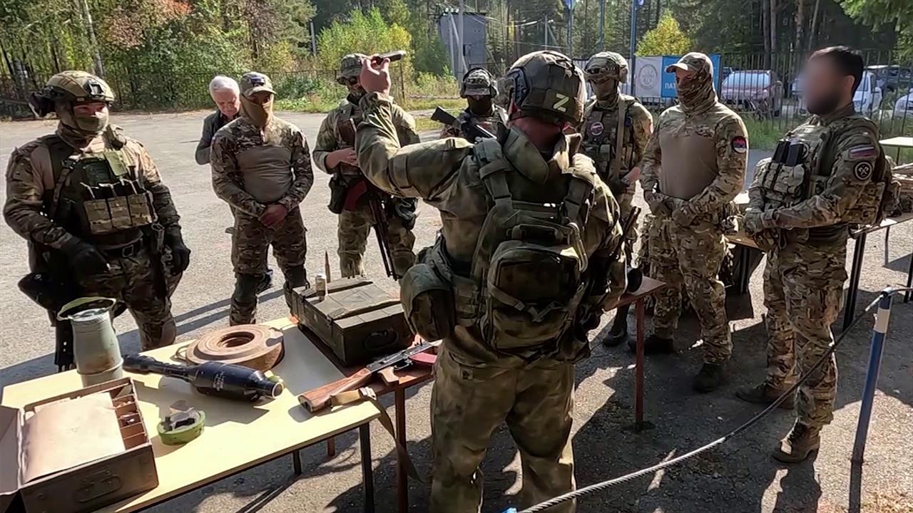 Ежедневно добровольцы по всей стране заключают контракт с Минобороны РФ