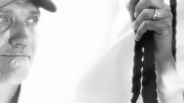 DARKO RUNDEK - SERBEDZIJA - DEDIC ::: NA NESTO ME SJECA TAJ GRAD смотреть онлайн