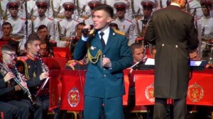 "Армия" в исполнении солистов и оркестра Московского военно-музыкального училища