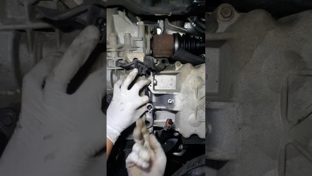 How to pull out crankshaft sensor of Chrysler voyager - doesnt start