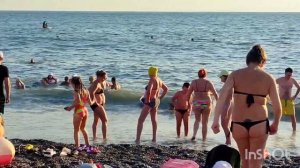 Путешествие продолжается / Адлер сегодня 2024 Волна перевернула всех ♀️