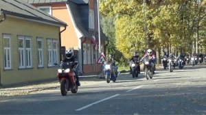 Мотоциклисты едут через г Руиена 2 09 2021